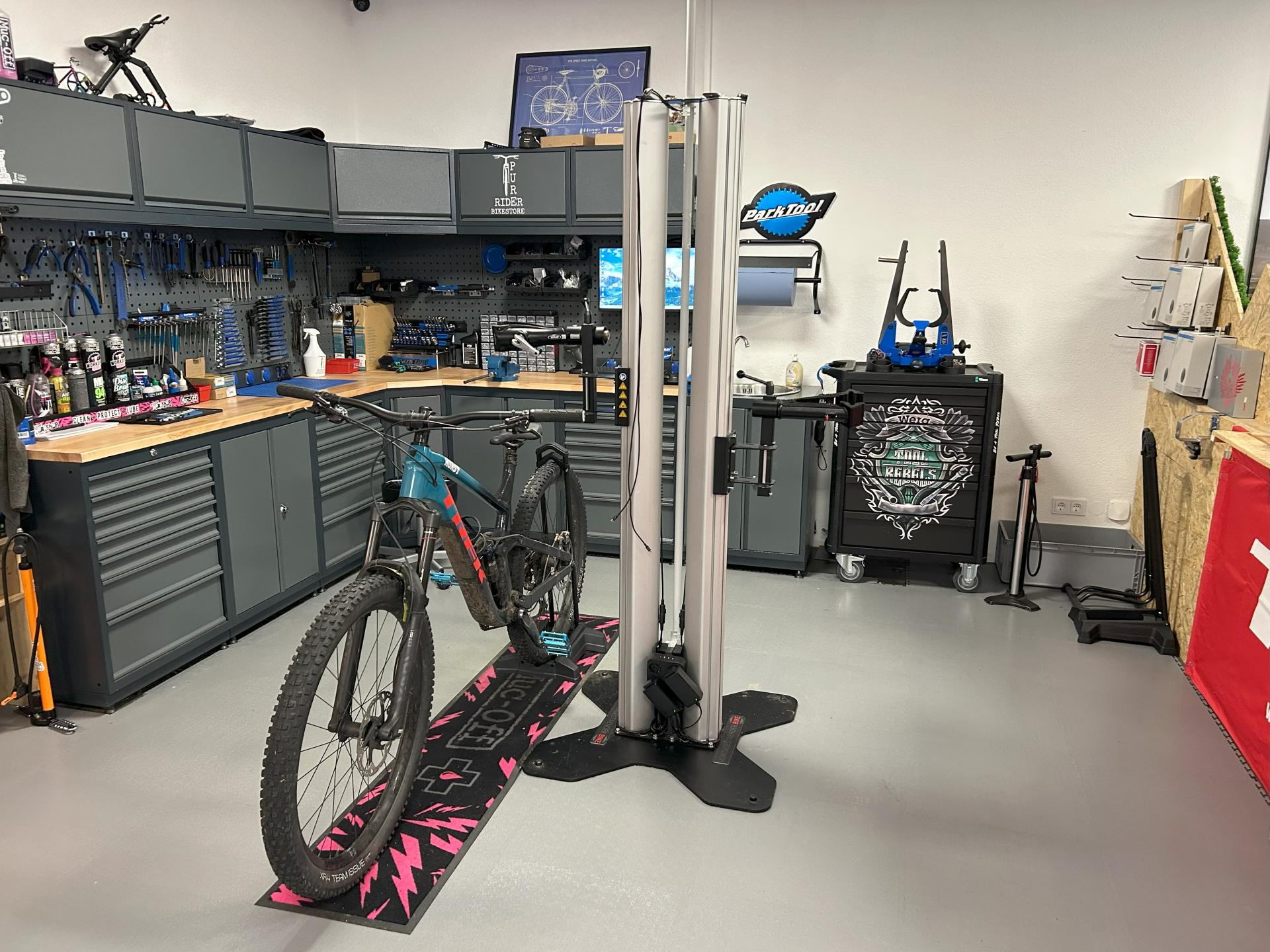 - PureRider Bikestore